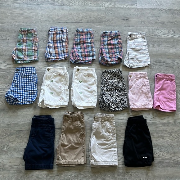 A bundle of FIFTEEN size 4 shorts